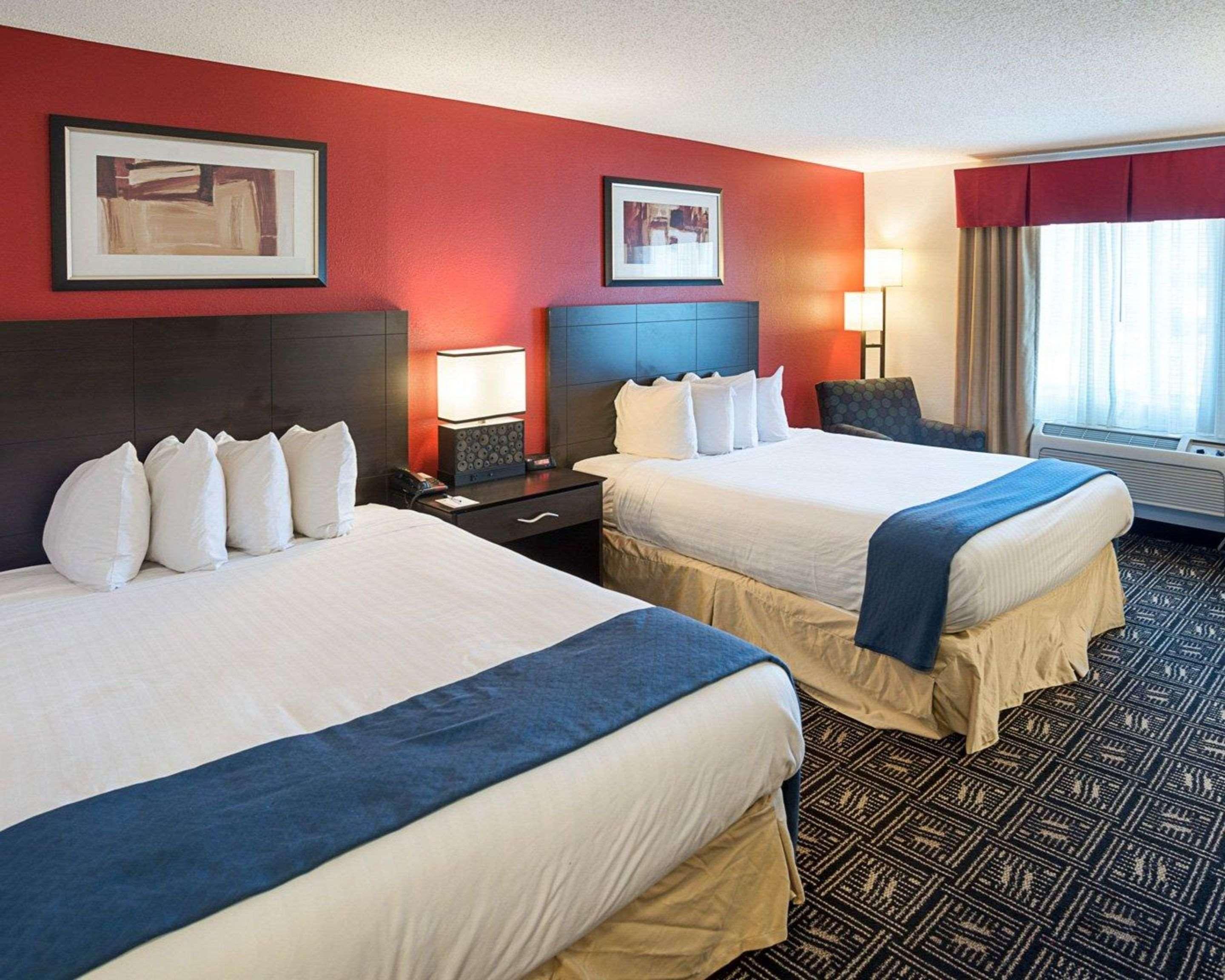 Quality Inn Brooklyn Center Exterior photo